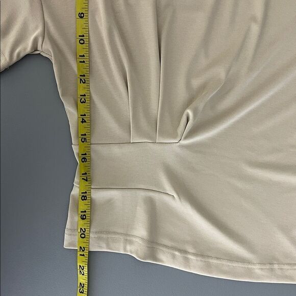 New OGL Sandwashed Crewneck Short Sleeve Tucked
Tee - Morning Mist Size S - Picture 9 of 13